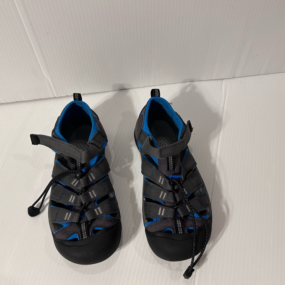 KEEN fishermen outdoor water sandals boys youth size 4 - Picture 3 of 9